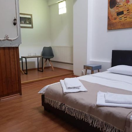 Nonna Mia Hotel Bukarest Eksteriør billede