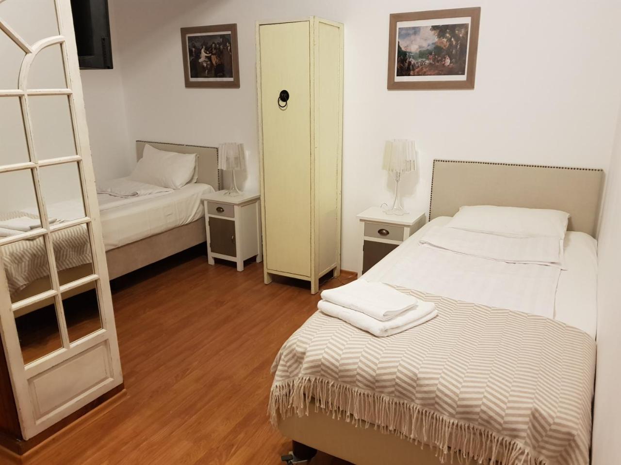 Nonna Mia Hotel Bukarest Eksteriør billede