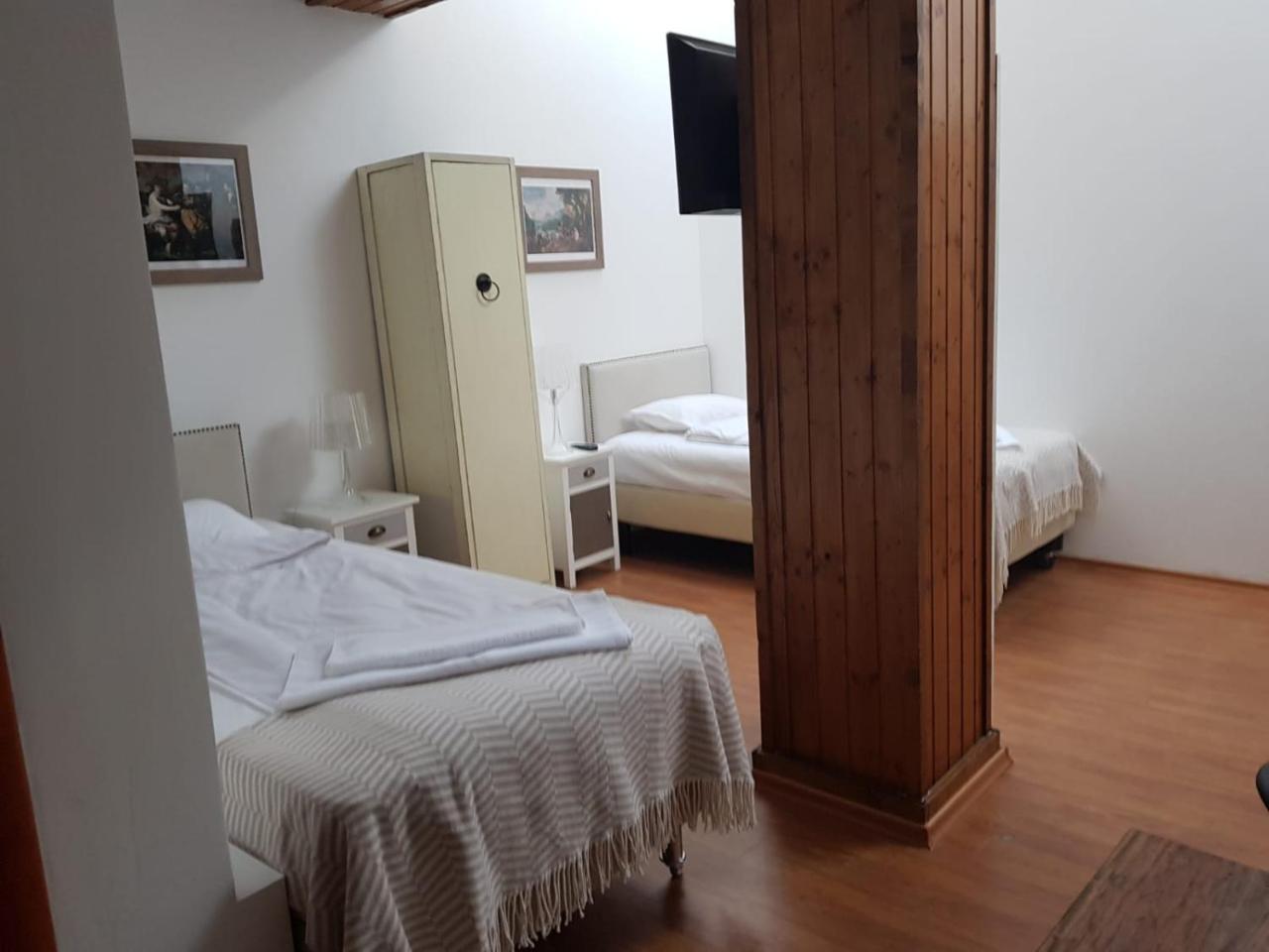 Nonna Mia Hotel Bukarest Eksteriør billede